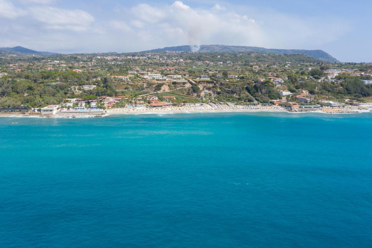 La Meridiana Capo Vaticano Exterior foto